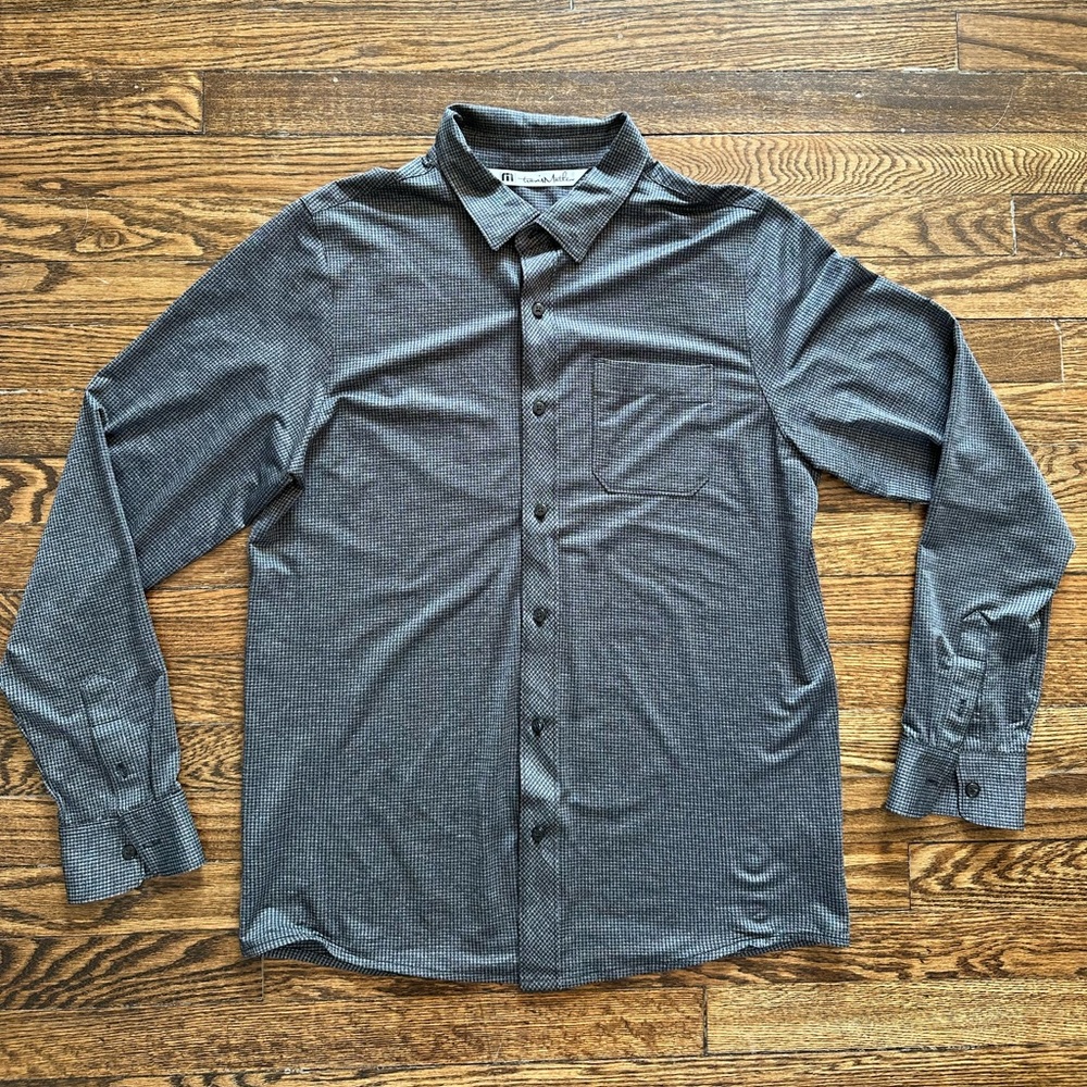 Travis Mathew Men’s long-sleeve, button-up shirt, size M